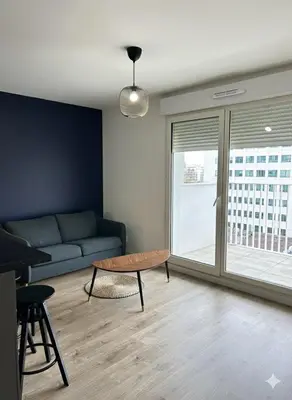 Coin salon dans l'établissement Bright 2BR Apartment for 4 Guests with Parking