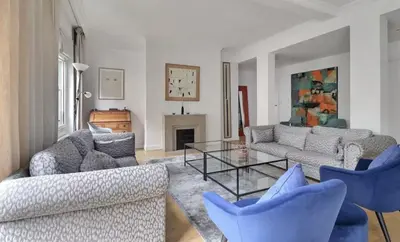 Coin salon dans l'établissement Superbe Appartements Champs Elysees Wagram