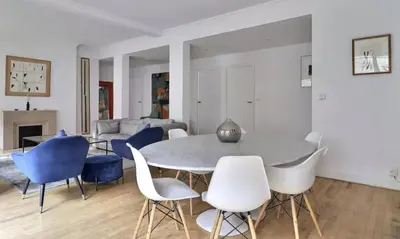 Coin salon dans l'établissement Superbe Appartements Champs Elysees Wagram