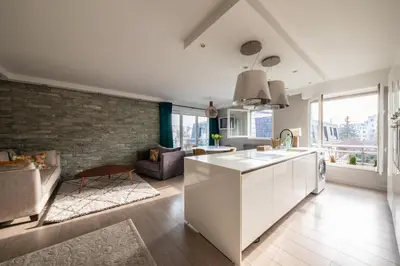 Cuisine ou kitchenette dans l'établissement Exclusive Apartment with Open View Walk to Roland Garros