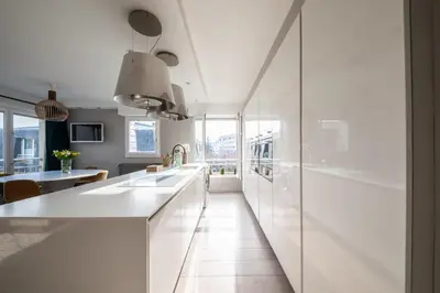 Cuisine ou kitchenette dans l'établissement Exclusive Apartment with Open View Walk to Roland Garros
