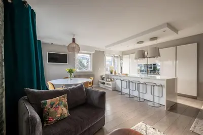 Cuisine ou kitchenette dans l'établissement Exclusive Apartment with Open View Walk to Roland Garros