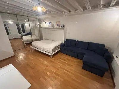 Un ou plusieurs lits dans un hébergement de l'établissement 4 person Studio in Paris 11eme
