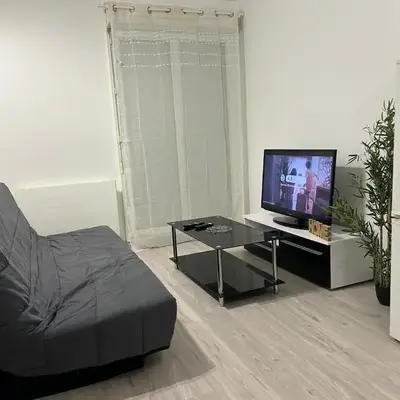 New apartment HD video projector Home theater