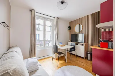 Cuisine ou kitchenette dans l'établissement G # Studio # 2people # Voltaire # StAmbroise