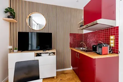Cuisine ou kitchenette dans l'établissement G # Studio # 2people # Voltaire # StAmbroise