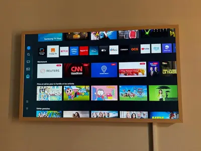 Télévision ou salle de divertissement dans l'établissement HAUT MARAIS BEAUX VOLUMES et CLARTE