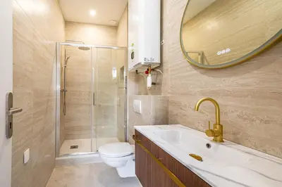 Salle de bains dans l'établissement Stylish 1-Bedroom Apartment with Air Conditioning in Paris 17th
