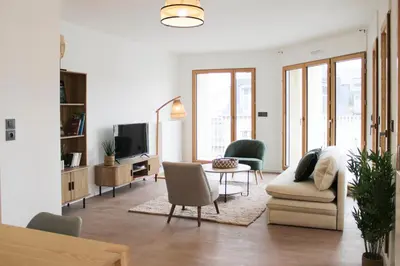 Télévision ou salle de divertissement dans l'établissement Appartement lumineux au cœur de Vanves