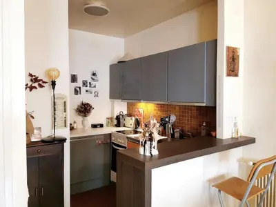 Cuisine ou kitchenette dans l'établissement A large artistic-style studio in Panthéon
