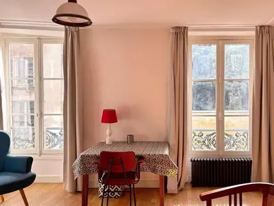Coin salon dans l'établissement Large 4-room apartment in Paris 5th Cuvier