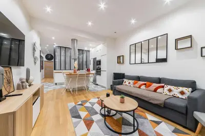 Coin salon dans l'établissement Appartement lumineux vaugirard a Paris 15 - 4P
