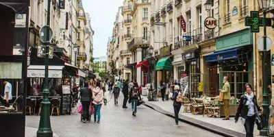Clients de l'établissement Studio refait a neuf a montorgueil - Paris 2