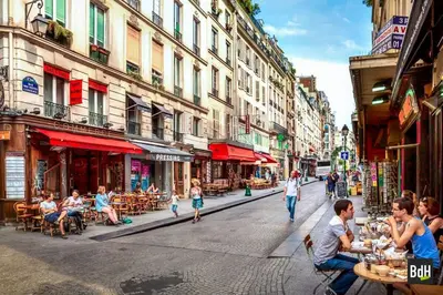Clients de l'établissement Studio refait a neuf a montorgueil - Paris 2