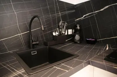 Salle de bains dans l'établissement Appartement proche des celebres puces de Paris 4P