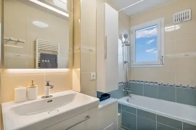 Salle de bains dans l'établissement Lumineux 3 CH - 8 P - Zenith & La Villette