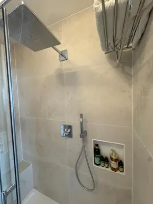 Salle de bains dans l'établissement Newly renovated apartment in Neuilly-sur-Seine