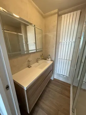 Salle de bains dans l'établissement Newly renovated apartment in Neuilly-sur-Seine