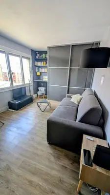 Coin salon dans l'établissement Studio cosy à deux pas de Paris