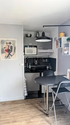 Cuisine ou kitchenette dans l'établissement Studio cosy à deux pas de Paris