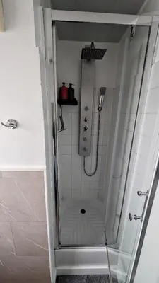 Salle de bains dans l'établissement Studio cosy à deux pas de Paris