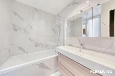 Salle de bains dans l'établissement T2 Neuf & Design proche Montmartre