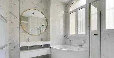 Salle de bains dans l'établissement Superbe Appartements Tour Eiffel View Champs de Mars