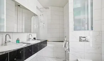 Salle de bains dans l'établissement Superbe Appartements Tour Eiffel View Champs de Mars