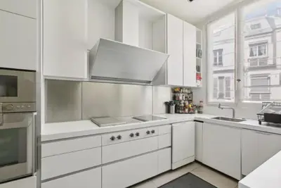 Cuisine ou kitchenette dans l'établissement Superbe Appartements Tour Eiffel View Champs de Mars
