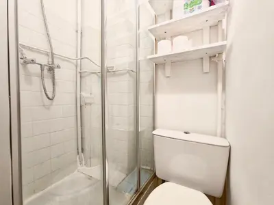 Salle de bains dans l'établissement Well-Located Studio near Montparnasse withElevator