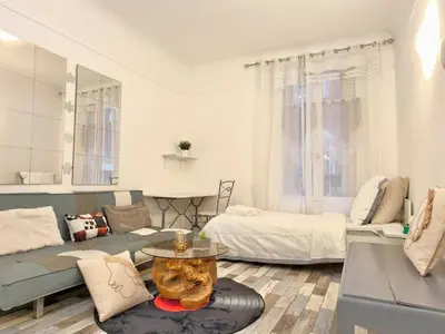 Coin salon dans l'établissement Well-Located Studio near Montparnasse withElevator
