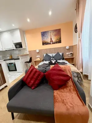 Cuisine ou kitchenette dans l'établissement Bright Apartment in Paris Center Butte aux Cailles Metro 7 & 14