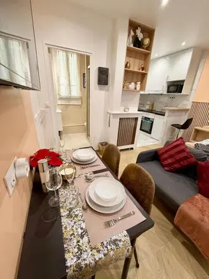 Cuisine ou kitchenette dans l'établissement Bright Apartment in Paris Center Butte aux Cailles Metro 7 & 14