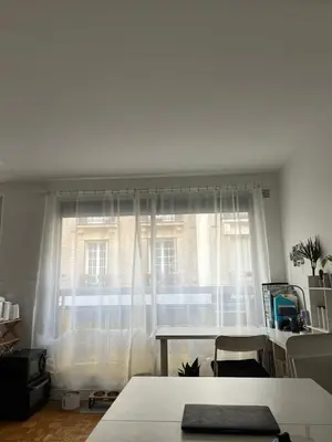 Télévision ou salle de divertissement dans l'établissement Modern cozy apartment in the heart of Paris