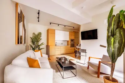 Télévision ou salle de divertissement dans l'établissement Modern apartment - 1BR - 4P terrace - Invalides