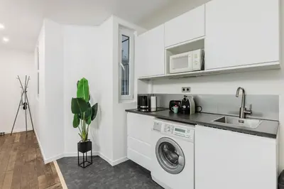 Cuisine ou kitchenette dans l'établissement Tres Bel appartement 6P plein coeur du 18eme