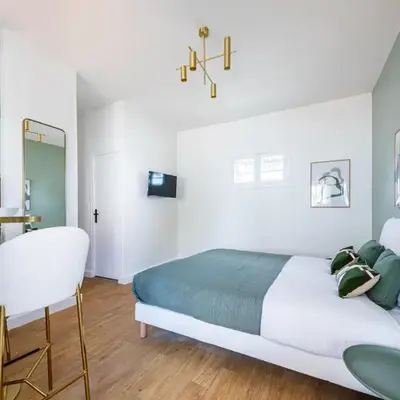 Chic and Cozy Studio in the Heart of Issy-les-Moulineaux