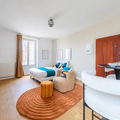 Warm and Cozy Studio in the Heart of Issy-les-Moulineaux