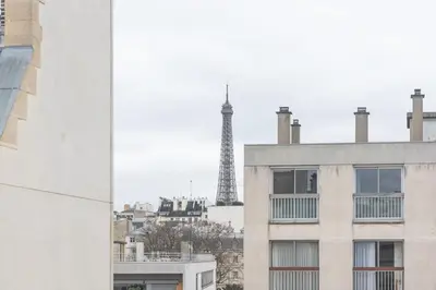 Plan de l'établissement Cocon avec vue sur la Tour Eiffel