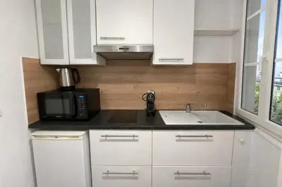 Cuisine ou kitchenette dans l'établissement Studio Parisien grands boulevards Couple ou Solo