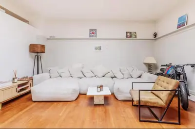 Coin salon dans l'établissement Bright Parisian apartment