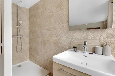 Salle de bains dans l'établissement Elegant 3-bedroom apartment near Bastille Paris