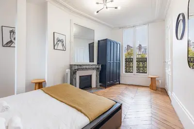 Un ou plusieurs lits dans un hébergement de l'établissement Beautiful chic 5-room apartment in Marais & Bastille on foot
