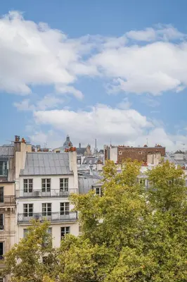 Vue générale sur Paris ou vue de la ville depuis l'appartement