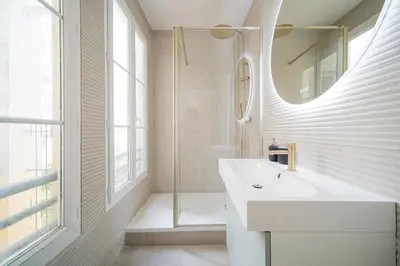 Salle de bains dans l'établissement Elegant 4 BR apartment Spacious and decorated