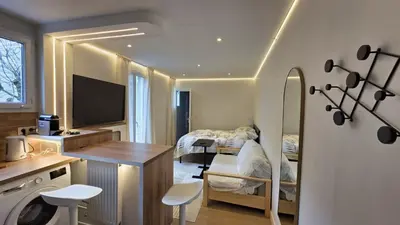 Télévision ou salle de divertissement dans l'établissement Studio lumineux et calme, Place d'Italie, Paris
