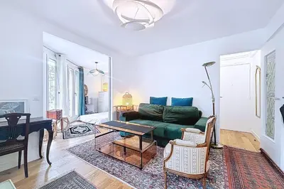 Coin salon dans l'établissement Appartement cosy avec vue sur le Sacré-Cœur