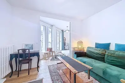 Coin salon dans l'établissement Appartement cosy avec vue sur le Sacré-Cœur