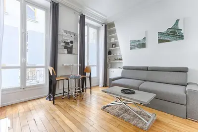 Coin salon dans l'établissement Sentier Historical Center Charming Apartment