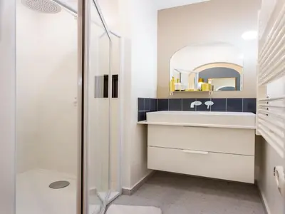 Salle de bains dans l'établissement Beautiful apartment - 4BR 10P - Rue des Martyrs